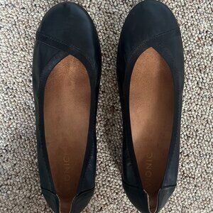 Vionic caroll black flat size 9